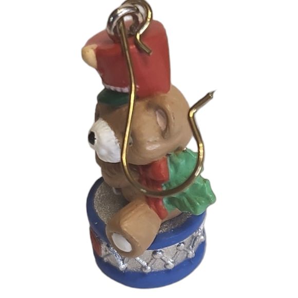 Upbeat Bear, Hallmark Keepsake Ornament 1991 Brown Bear with a Silver Metal Drum - Picture 11 of 11